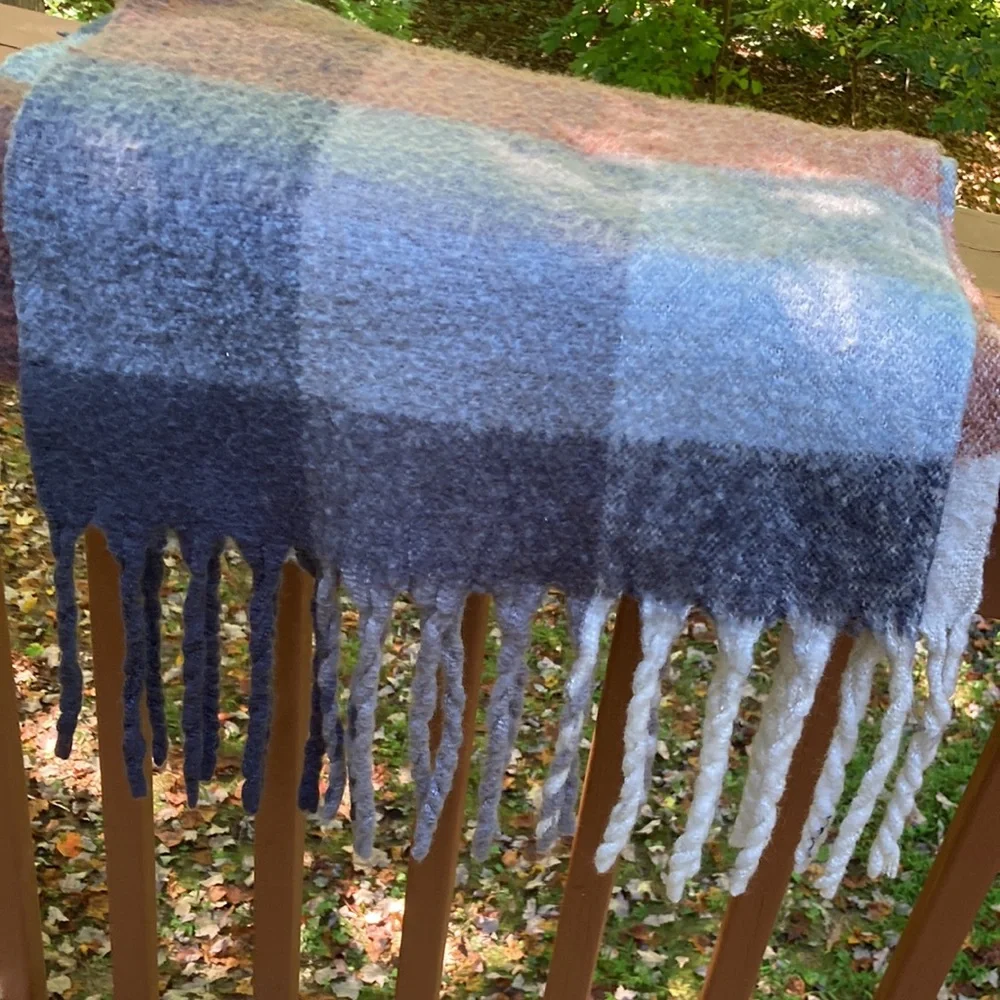 Tahari grey and pink scarf
